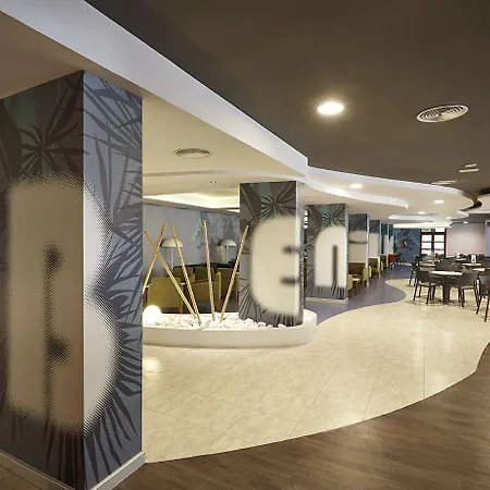 Mercure 4* בנידורם
